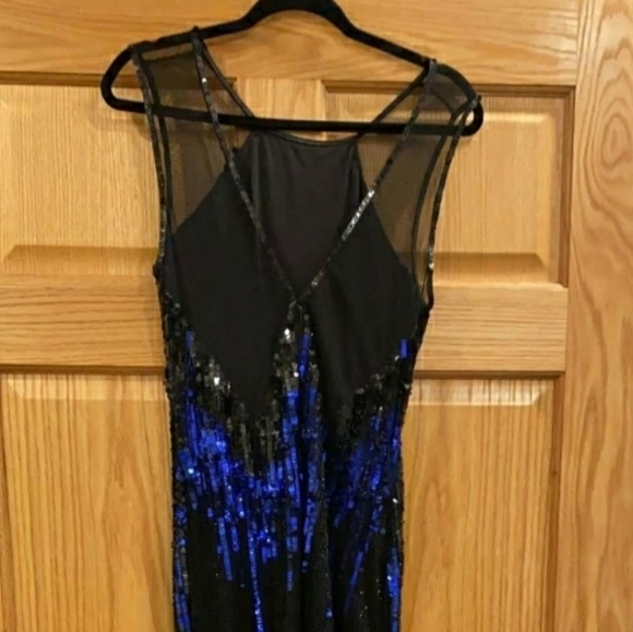 Parker Mona Sequin Sleeveless Column Gown - Picture 12 of 14